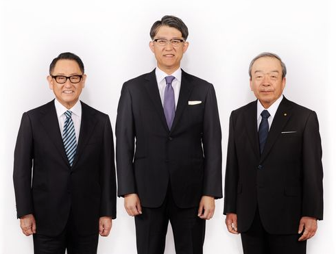 佐藤恒治トヨタ新社長の身長が178cmはデマ！